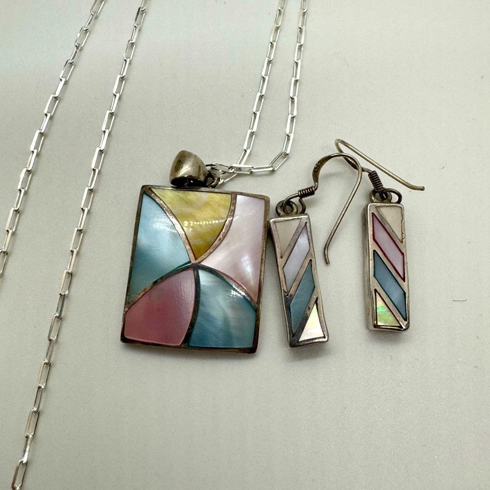 Vintage 925 Sterling silver necklace and earring set. MOP inlay.​​
